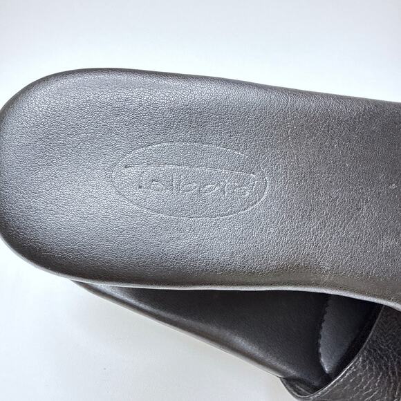 Talbots Open-Toe Wedge 2" Heels Size 8AA Black Textured Leather Slip-on Sandal - Picture 4 of 8
